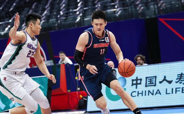 詹姆斯·怀特解释道：虽然名字是惩教所，但其实它是全纽约唯一一所专门关押重刑犯，以及涉嫌重罪嫌疑犯的女子监狱……。